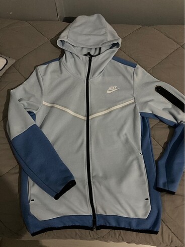 Nike tech
