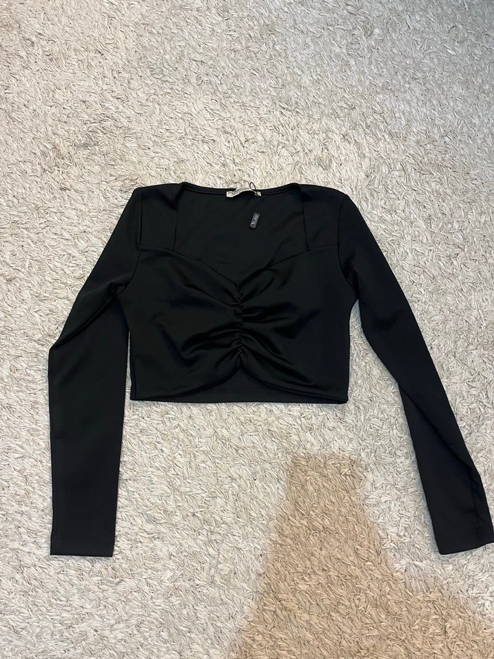 Siyah V Yaka Uzun Kollu Crop Bluz - Görsel 3