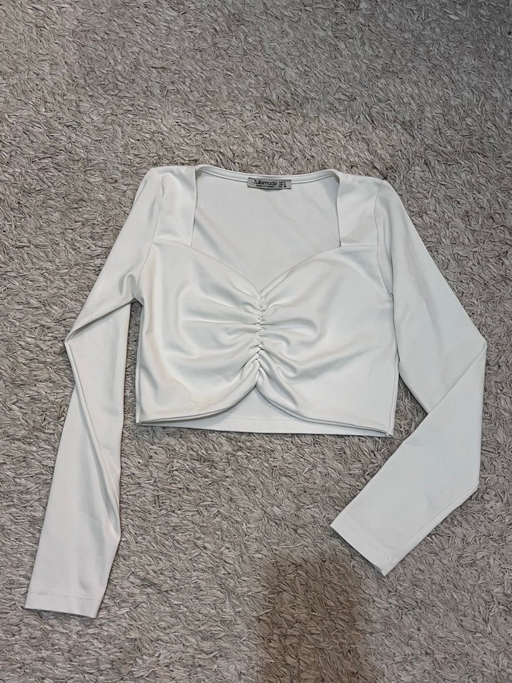 Büzgü Detaylı V Yaka Mini Bluz - Görsel 2