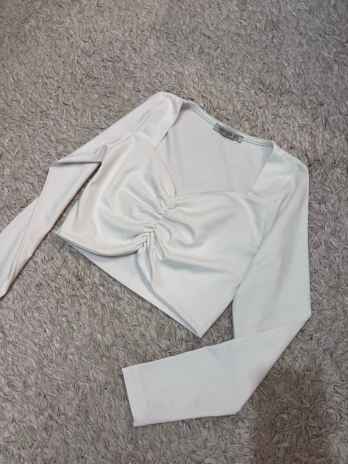 Büzgü Detaylı V Yaka Mini Bluz - Görsel 4