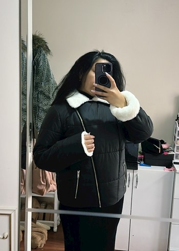 Zara Kadın Siyah Kürklü Kışlık Mont