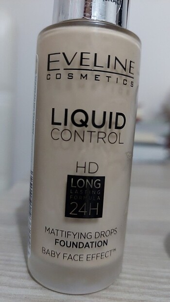 Catrice Eveline cosmetics liquid control hd 24h fondöten catrice liquid 