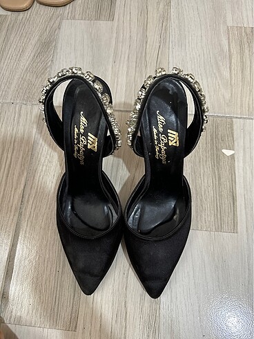 taşlı stiletto ayakkabı