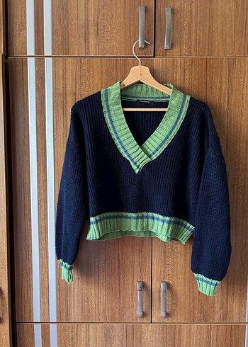 lacivert crop kolej temalı triko kazak - Görsel 2