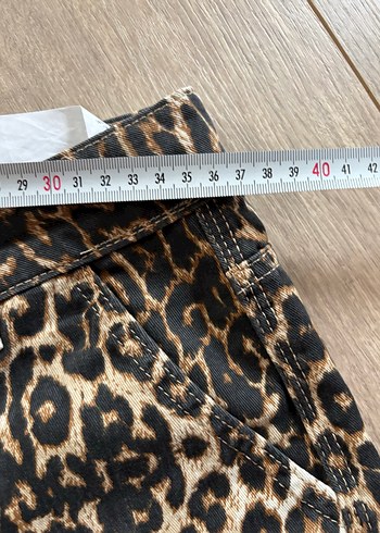 Leopar Desenli Kot Pantolon Standart Bel Düz Paça - Görsel 6