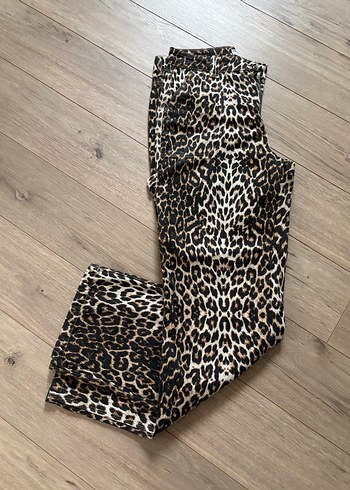 Leopar Desenli Kot Pantolon Standart Bel Düz Paça - Görsel 2
