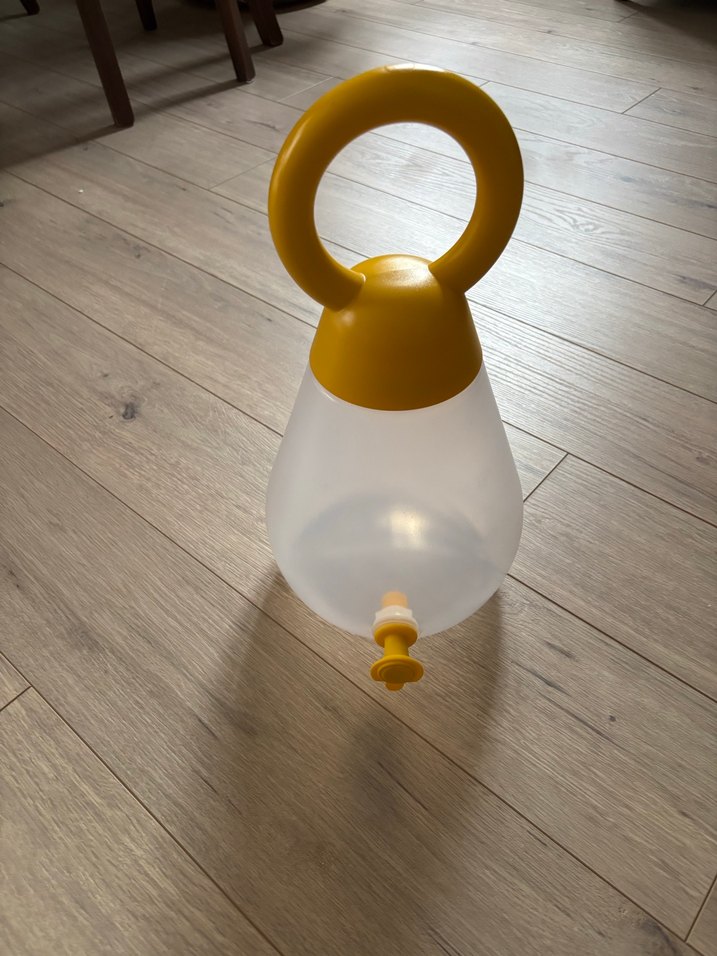 ikea sarı renk musluklu sürahi - Görsel 2