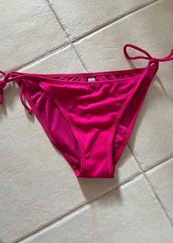 42 Beden no gossip 42 beden fuşya bikini altı