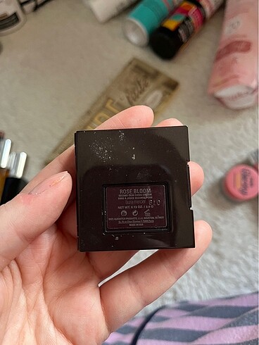 Beden laura mercier rose bloom allık
