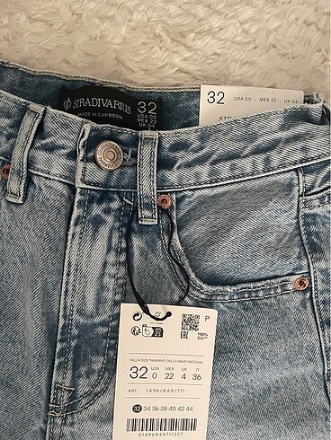 32 Beden mavi Renk Stradivarius D9 Jean