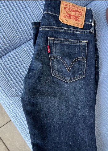 Levis Jean