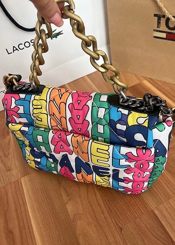 Renkli Baskılı Zincir Detaylı Kadın Çanta - Görsel 3