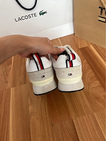 37 Beden beyaz Renk Tommy hilfiger orijinal
