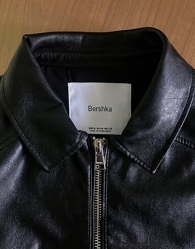 m Beden siyah Renk Bershka Suni Deri Ceket