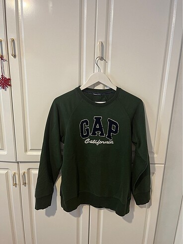 GAP Sweatshirt