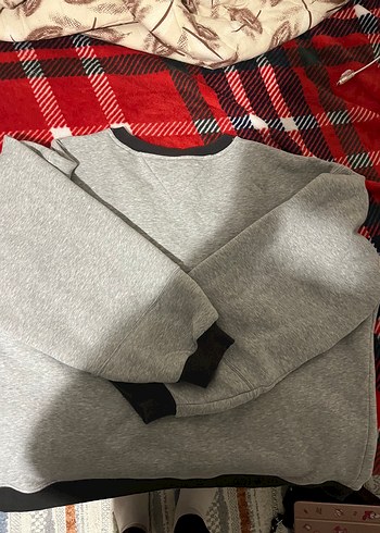 Gri Kadın Sweatshirt Siyah Detaylı - Görsel 2