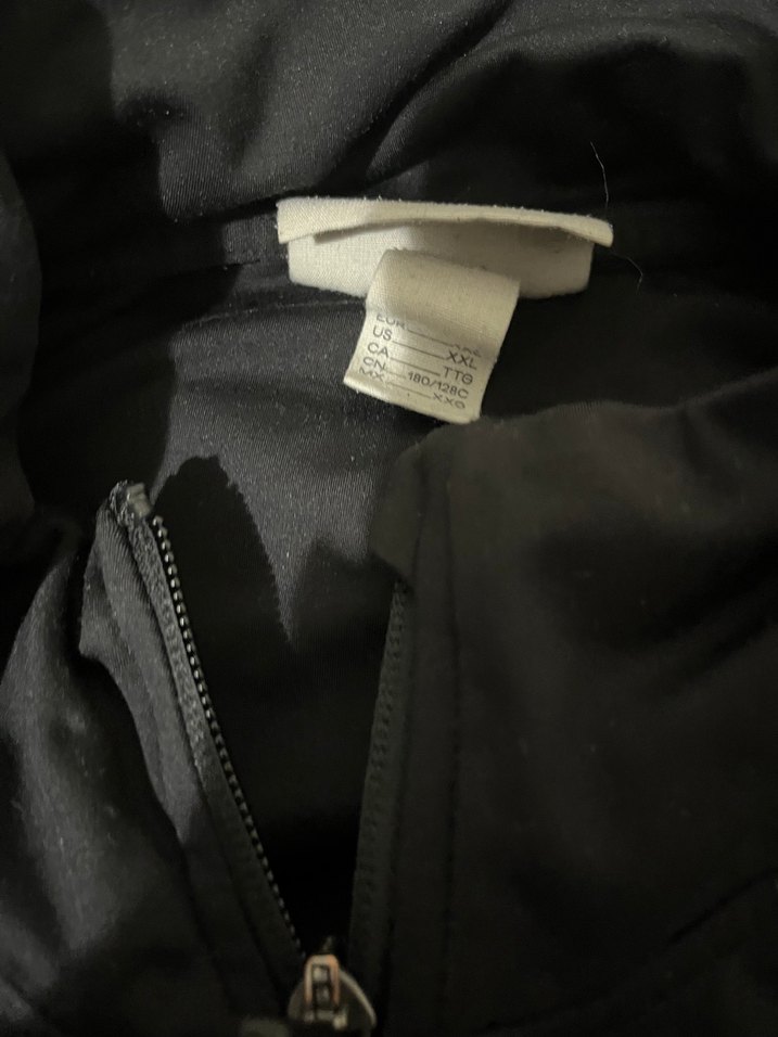 Siyah Fermuarlı Uzun Kollu Kadın spor ceket - Görsel 2