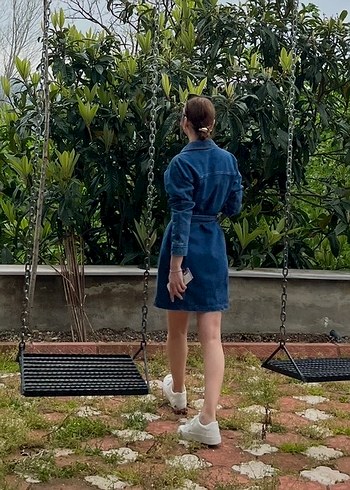 Zincir Detaylı Mavi Kot Mini Elbise - Görsel 4