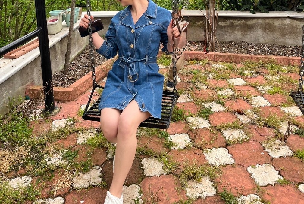 Zincir Detaylı Mavi Kot Mini Elbise - Görsel 3