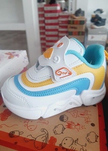 25 Beden Işıklı günlük spor