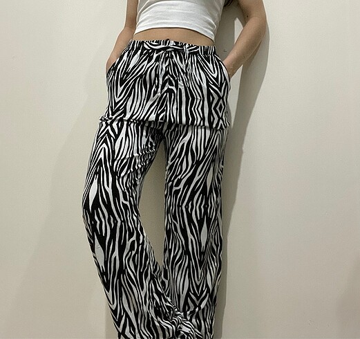 Siyah zebra desenli yüksek bel kumaş pantolon