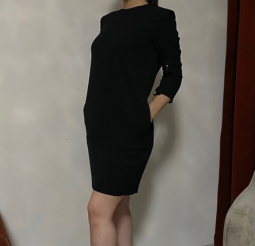 Zara kolu fermuar desenli siyah elbise
