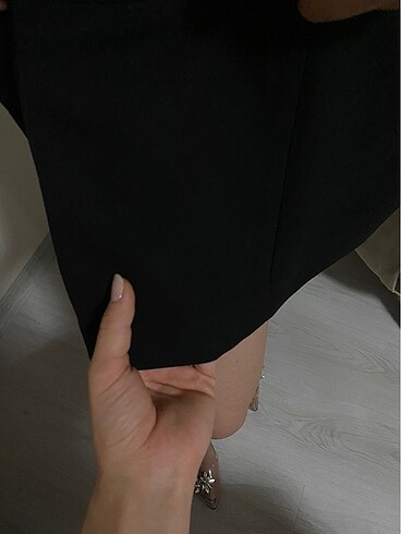 Zara kolu fermuar desenli siyah elbise - Görsel 6