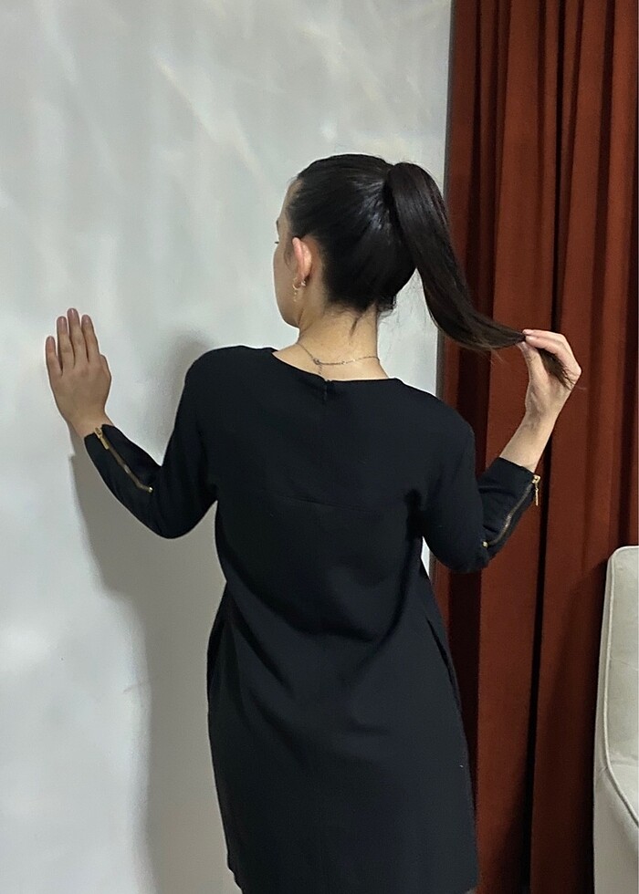 Zara kolu fermuar desenli siyah elbise - Görsel 4