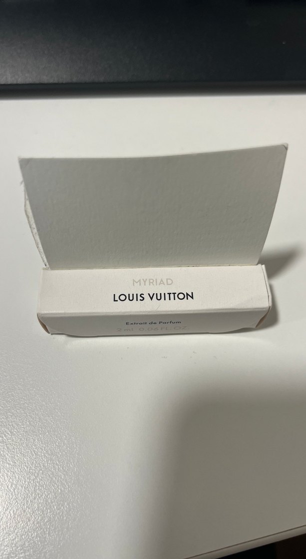Louis Vuitton Myriad 2 ml Extrait de Parfum - Görsel 2