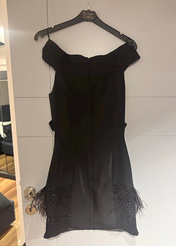 Kürk Detaylı Mini Siyah Straplez Elbise - Görsel 2