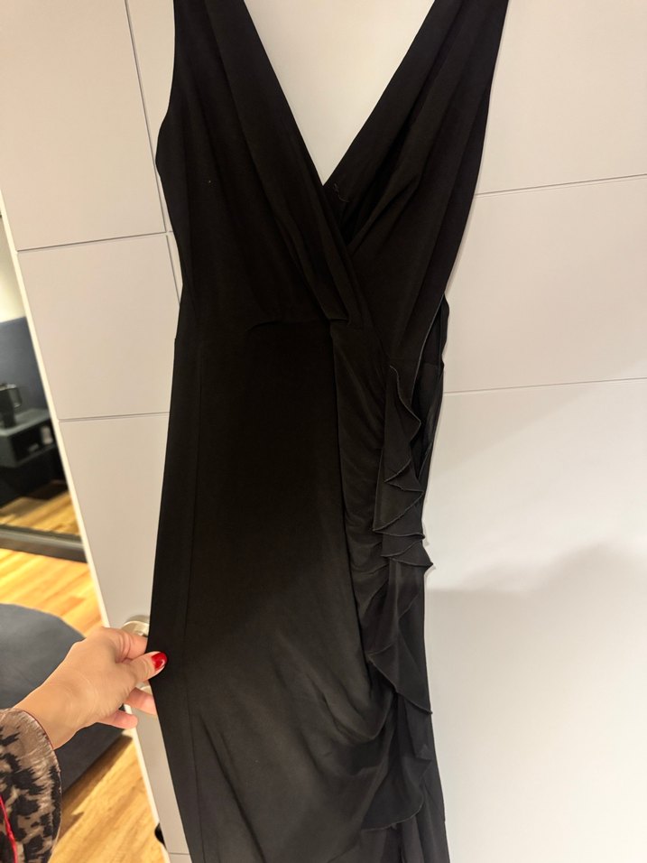 Siyah Drapeli Uzun V Yaka Kadın Elbise - Görsel 2