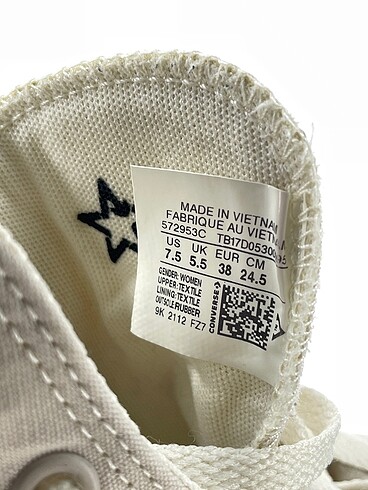 38 Beden çeşitli Renk Converse Spor Ayakkabı %70 İndirimli.