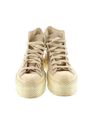 38 Beden Converse Spor Ayakkabı %70 İndirimli.