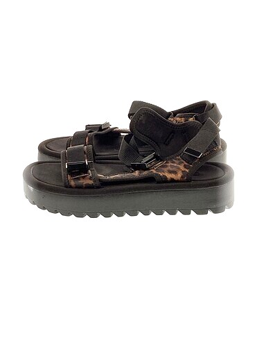 Zara Sandalet %70 İndirimli.