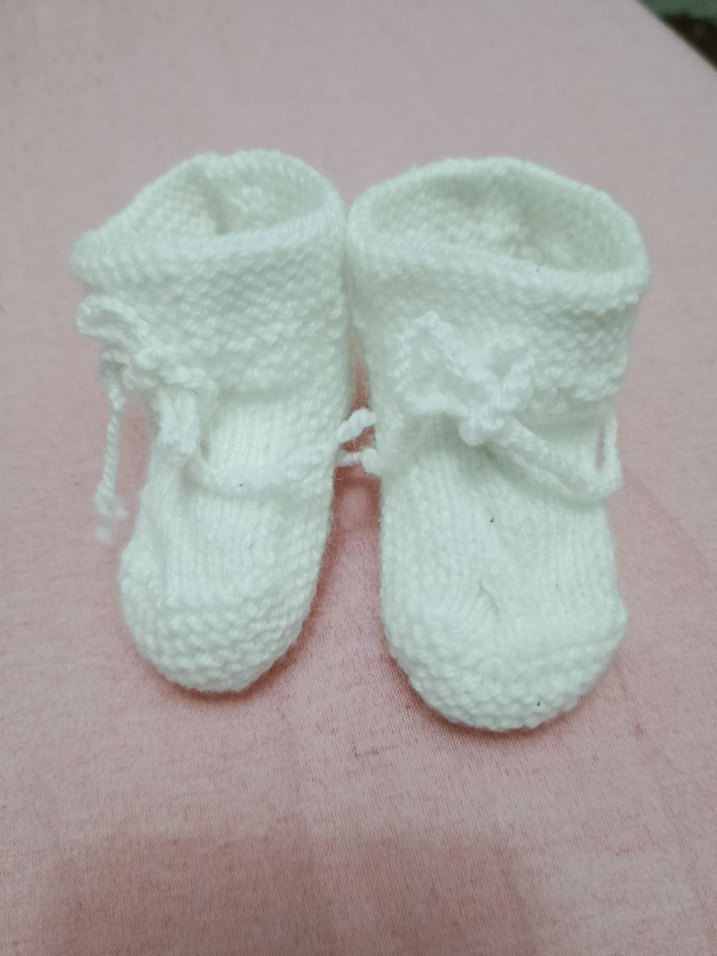 Beyaz Örgü Kız Bebek Patik - Görsel 2