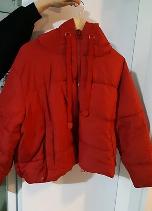 Zara Mont