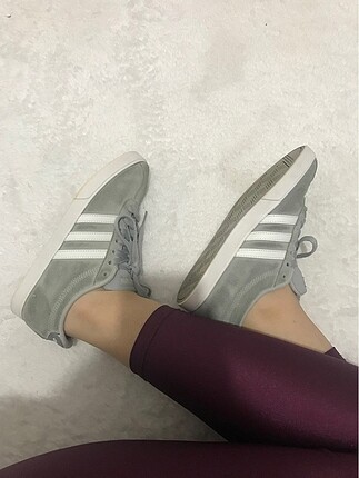 Adidas suet gri spor ayakkabi