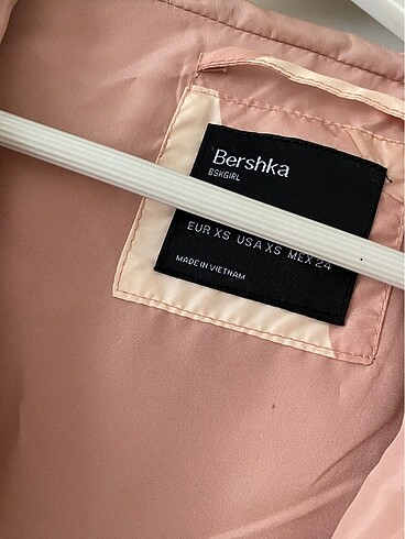 xs Beden Bershka kamuflaj yağmurluk