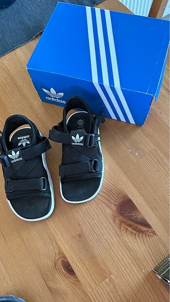 25 Beden Adidas sandalet