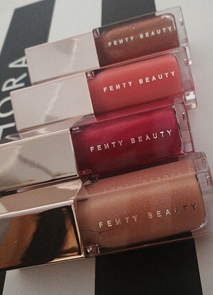 Fenty beauty lip gloss 