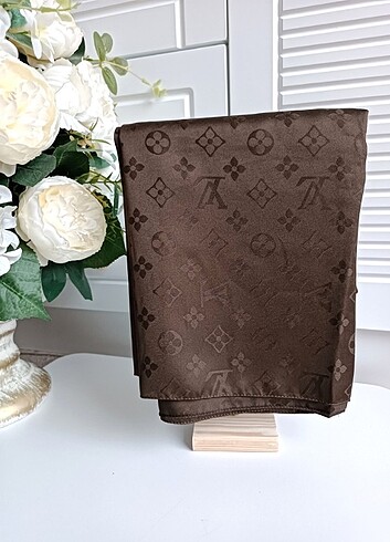 Louis Vuitton desen şal 