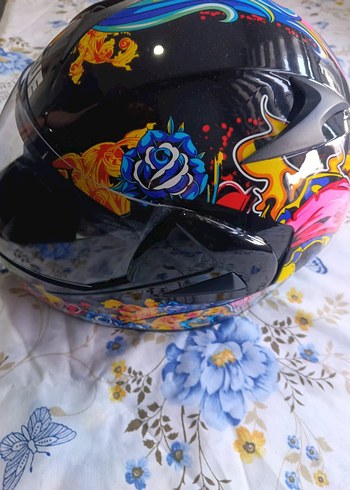 Velcro Bantlı Siyah Baskılı Motosiklet Kaskı - Görsel 3