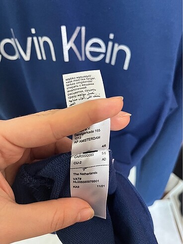 m Beden Calvin klein uzun sweatshirt