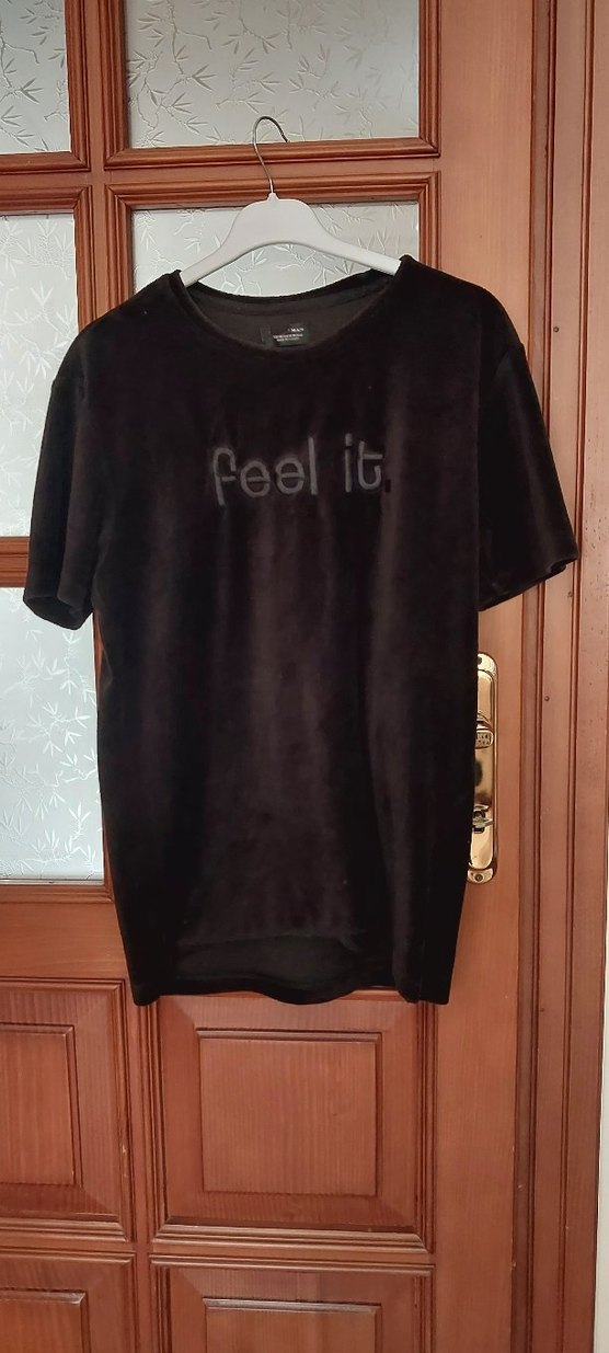 Siyah kadife Tişörtü Velcro Detaylı - Görsel 2