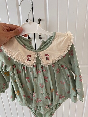 Kız bebek bebe yaka tulum