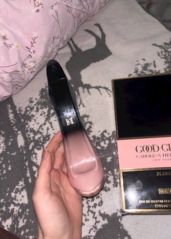 Carolina Herrera God Girl Blush Elixir Kadın Parfümü 80ml - Görsel 2