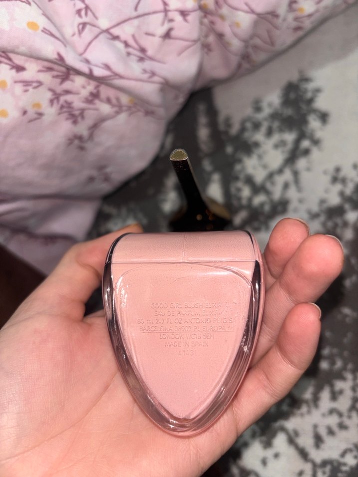 Carolina Herrera God Girl Blush Elixir Kadın Parfümü 80ml - Görsel 4