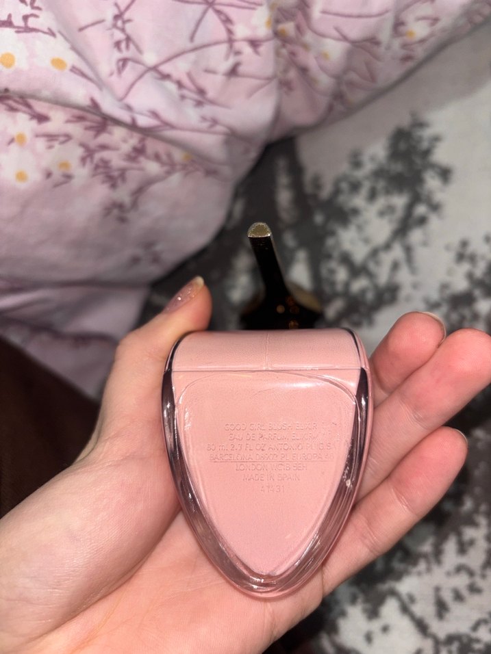 Carolina Herrera God Girl Blush Elixir Kadın Parfümü 80ml - Görsel 5