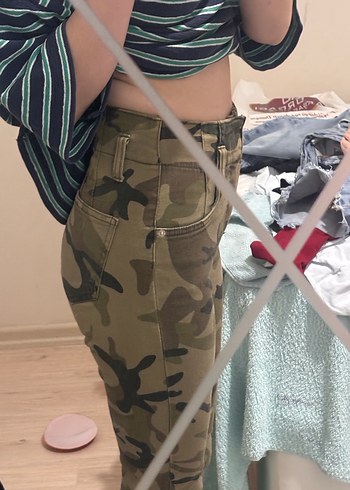 Kamuflaj pantolon bershka - Görsel 2