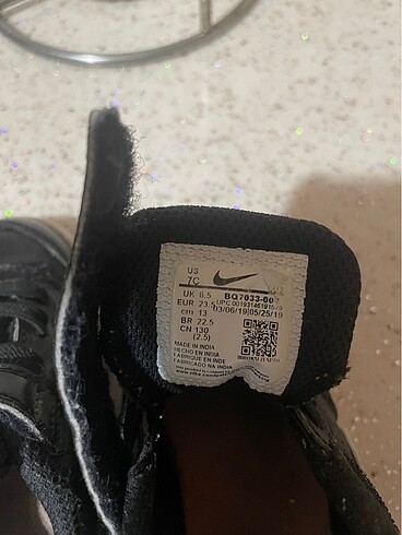 23 Beden siyah Renk Nike 22.5 ayakkabı